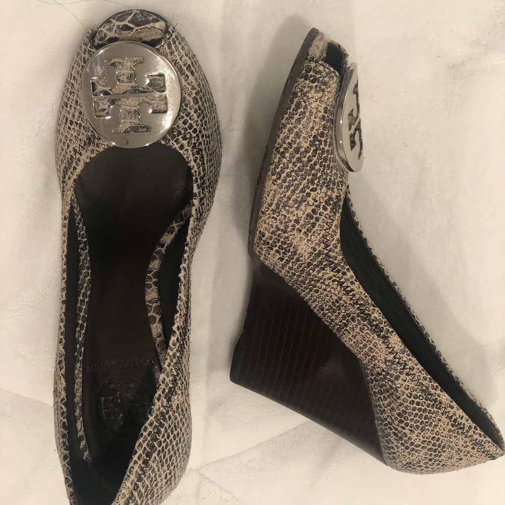 TORY BURCH wedges size 7